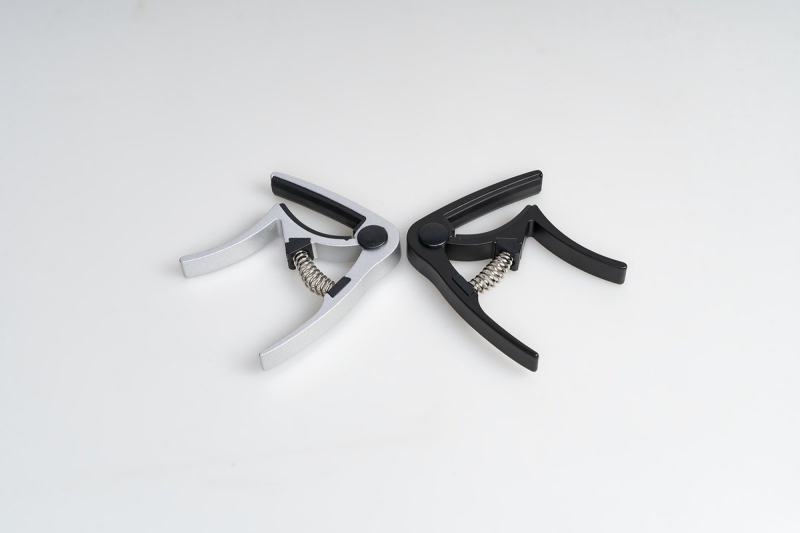 Guitto GGC-06 SL - kapodaster do gitary akustycznej / elektrycznej - 6